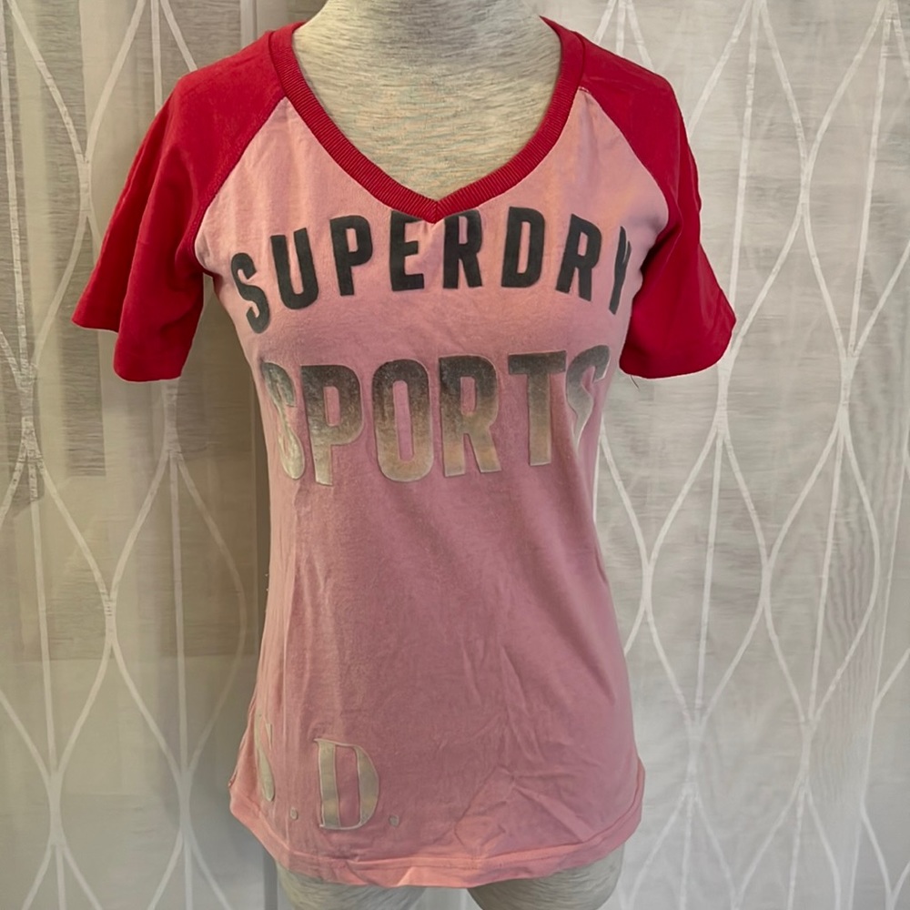 Superdry woman’s t-shirt 🌺